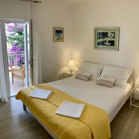 Apartment Irma Bol